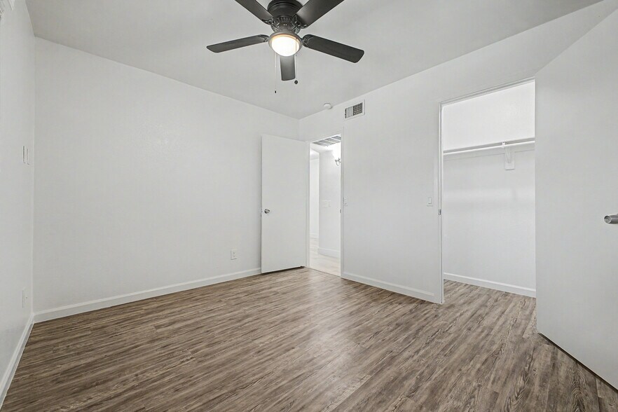 Building Photo - 2937 E Beck Ln