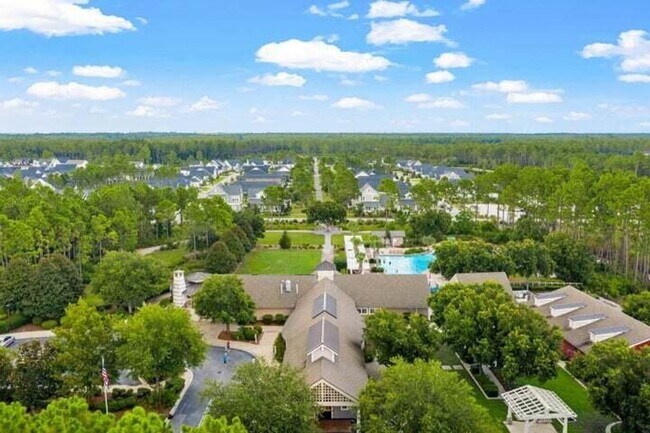 Building Photo - 323A Suwannee Dr