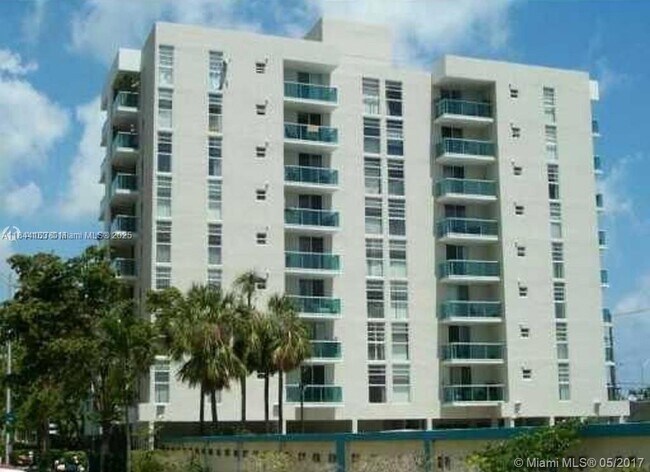 Building Photo - 1035 West Ave