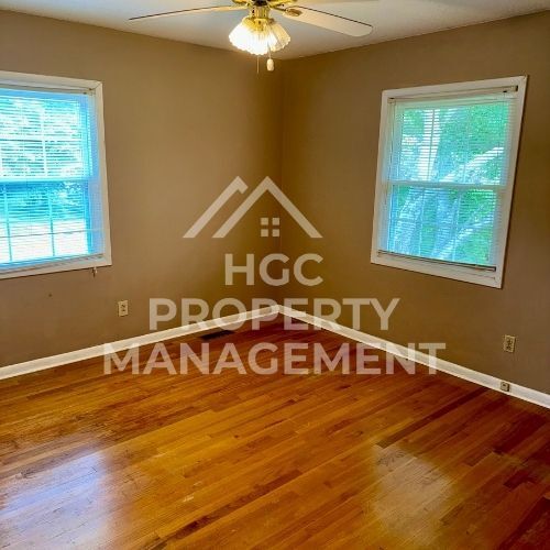 Building Photo - 209 Fairway Dr
