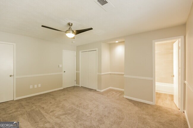 Building Photo - 440 Creekside Ct