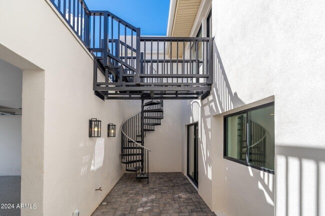 Building Photo - 7688 E Minnezona Ave