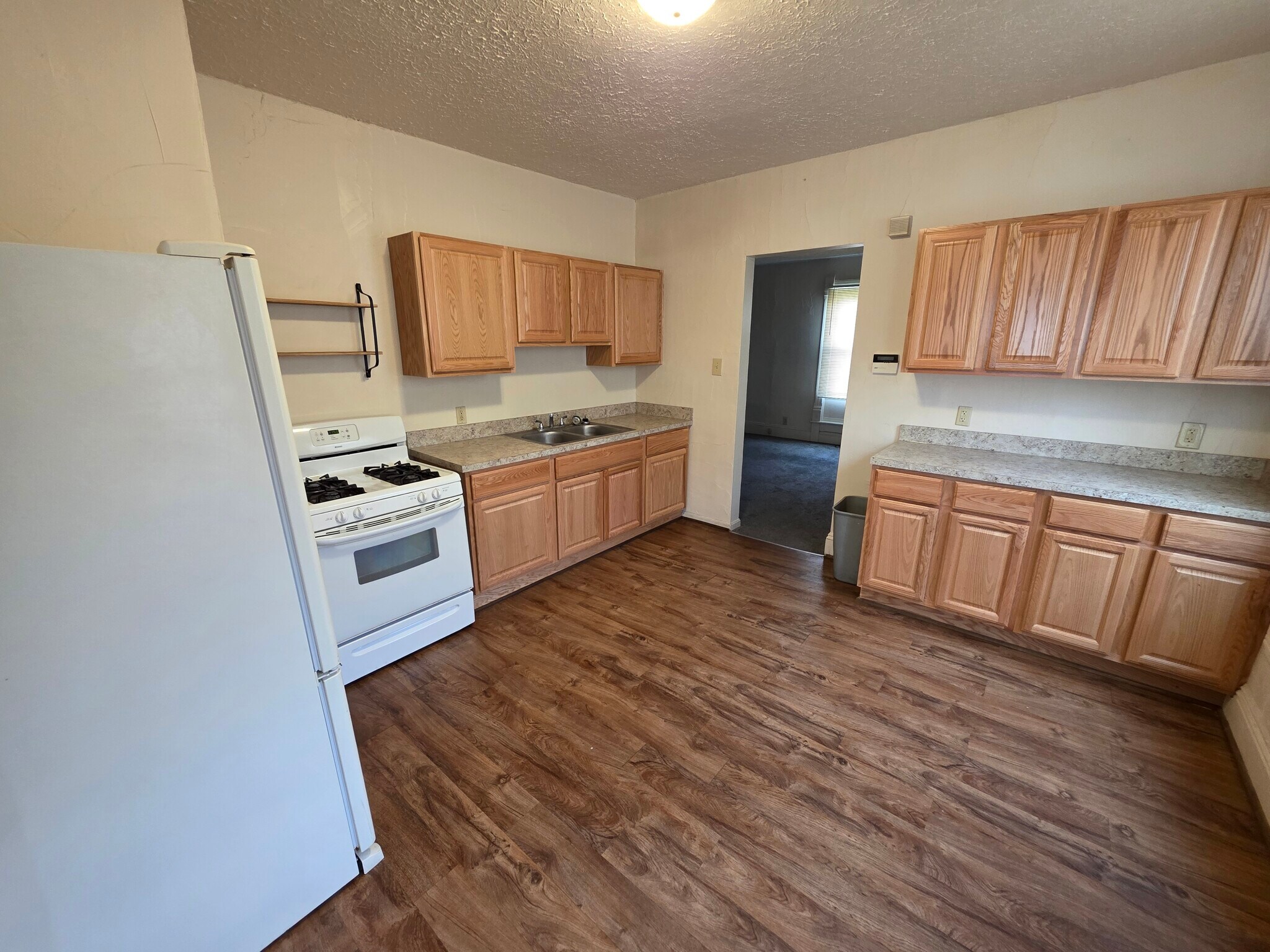 Building Photo - 497 Sumner St