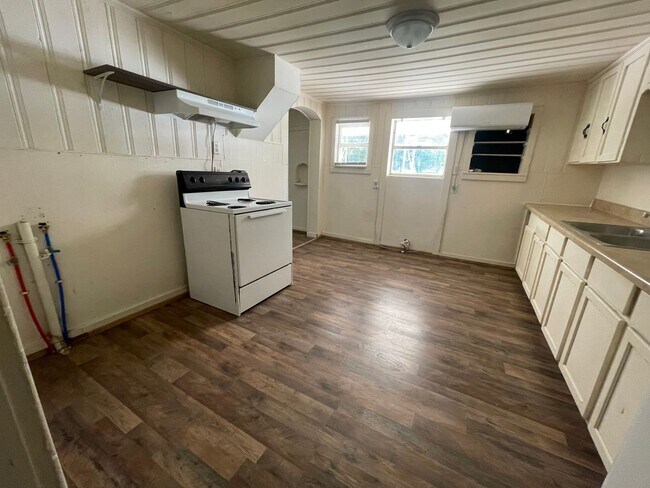 Building Photo - 601Fawn