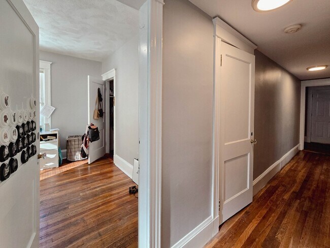 Building Photo - 229-231 Chestnut Hill Ave