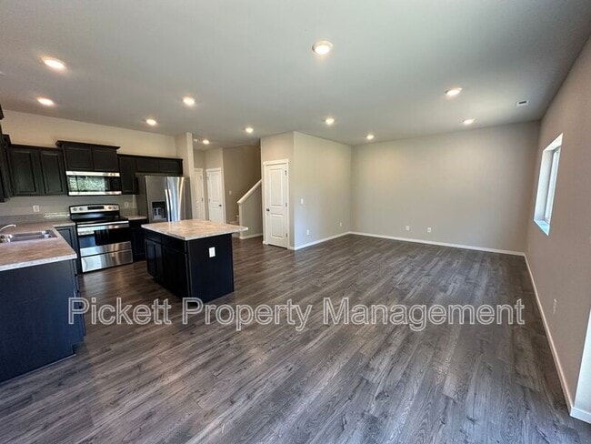 Building Photo - 6461 Hornet Cir NE