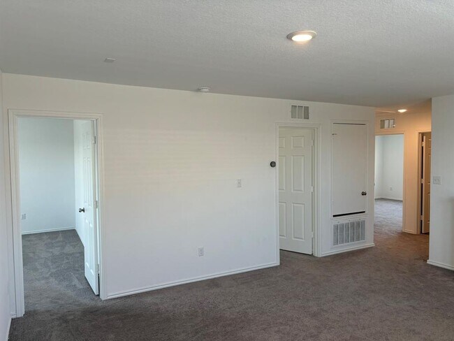 Building Photo - 108 Bennington Dr