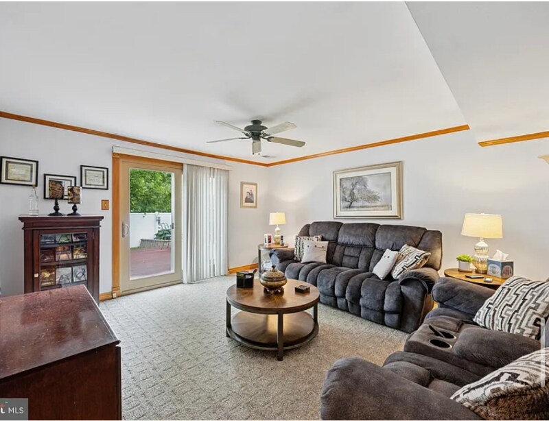 Building Photo - 9813 Ferndale St