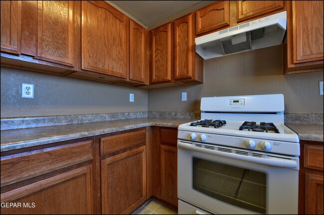 Building Photo - 3404 Blue Earth Ln