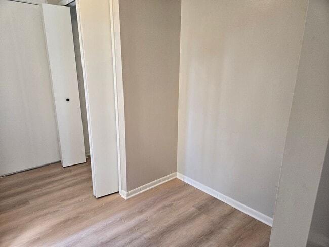 Building Photo - 1244 Colonial Dr