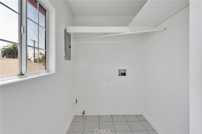 Building Photo - 348 W 83rd St