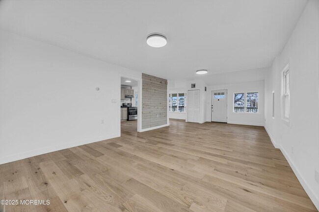 Building Photo - 234 Beach Ave