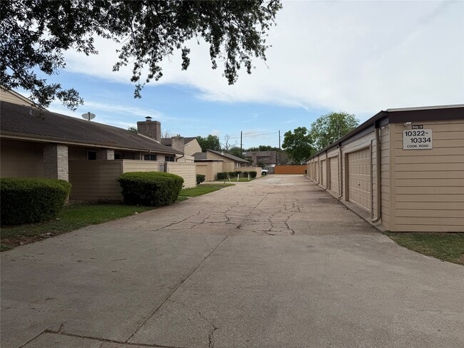 Building Photo - 10362 Cook Rd