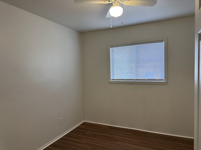 Building Photo - Spacious 4-Bed Home with Garage Near I-225 and Parks!