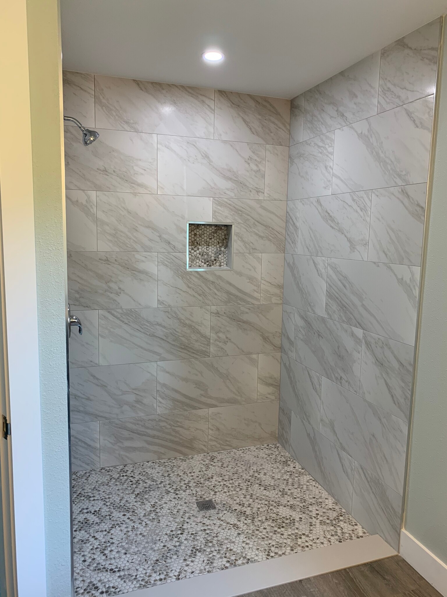 Primary walk-in shower - 2940 Sarletto St