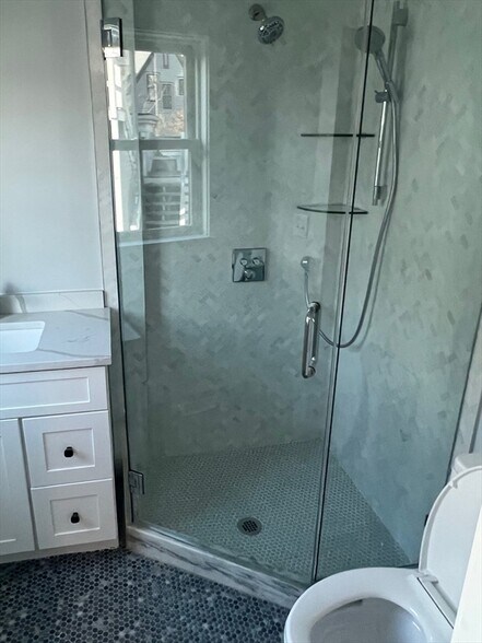 Building Photo - 79 Robert St