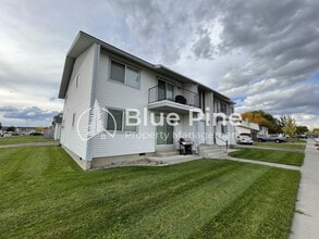 Building Photo - 678 Foster Dr