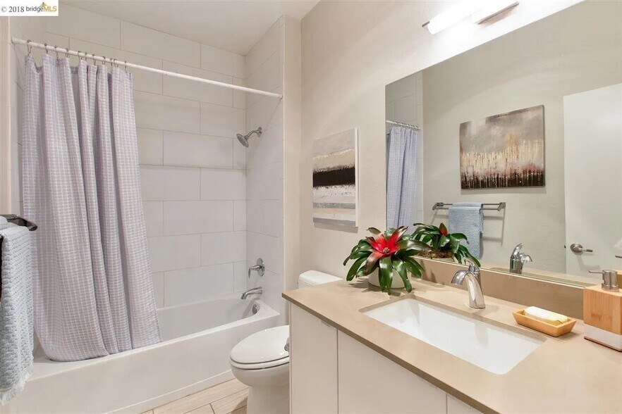 Building Photo - 119 Shoreline Ct