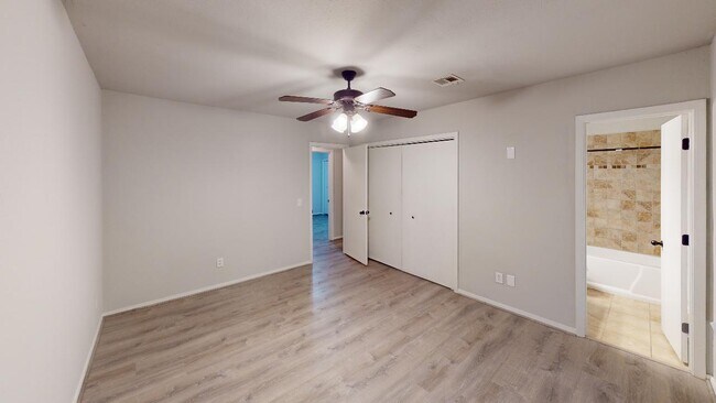 Building Photo - 9215 S 92nd E Ave