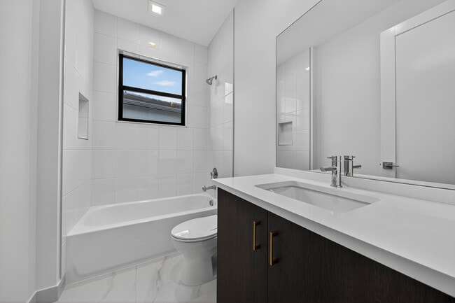 Building Photo - 9361 Sunflower Mdw Rd