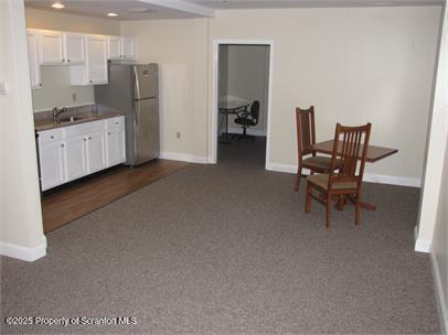 Building Photo - 800 James Ave