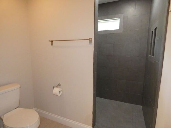 Building Photo - 2016 Salamanca St