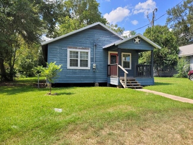 Building Photo - 205 N Lelia Ave