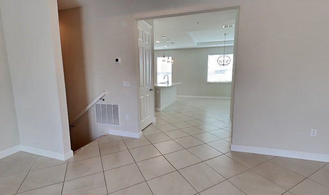 Building Photo - 895 Brutus Terrace