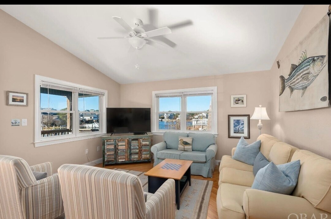 Building Photo - 305 Colington Dr