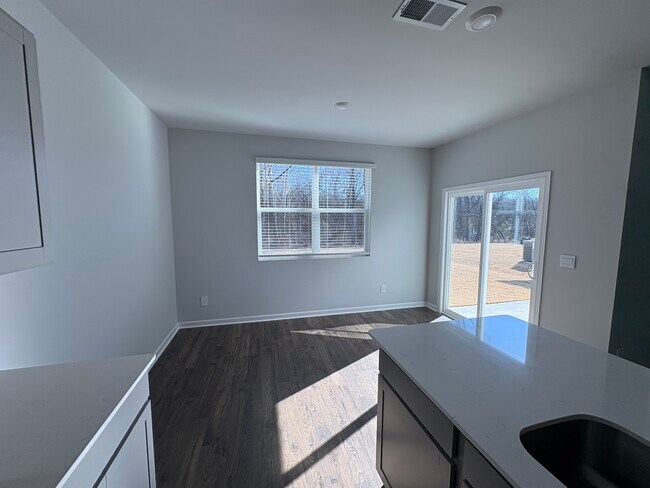 Building Photo - 4316 Oswin Dr