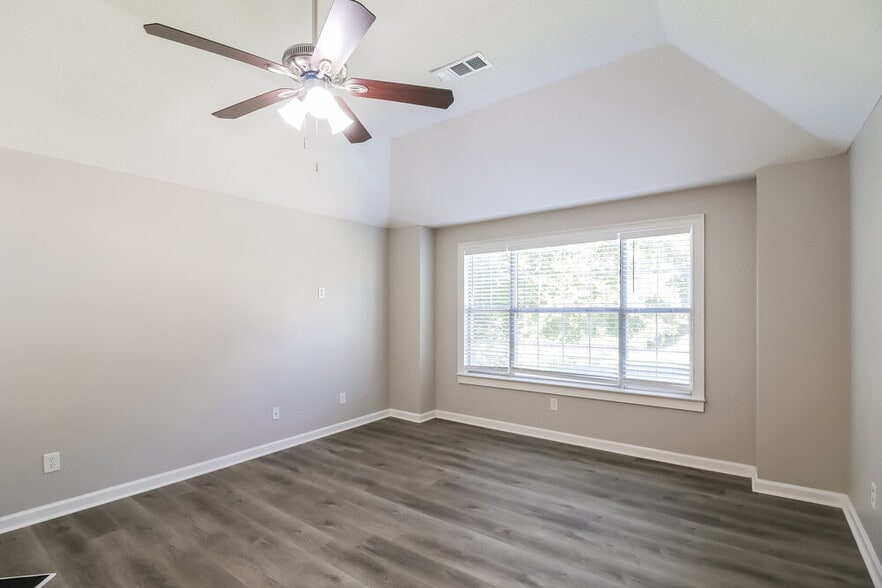 Building Photo - 17 Arbor Cove Dr