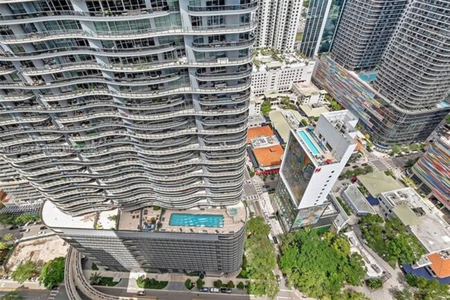 Building Photo - 1010 Brickell Ave