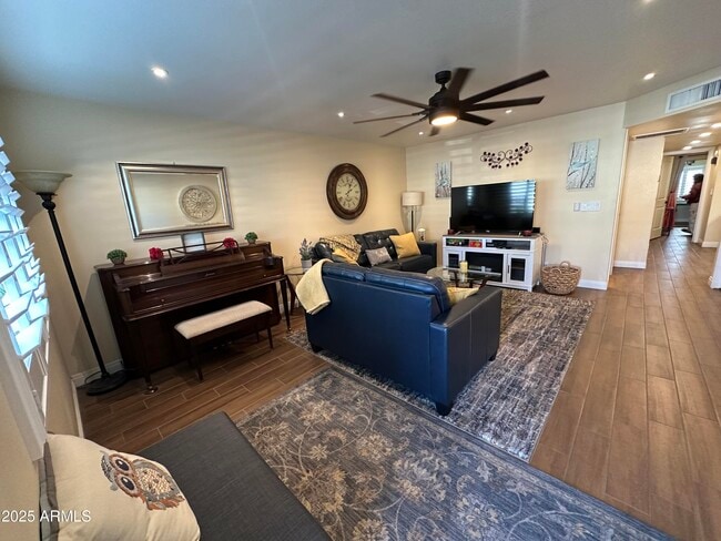 Building Photo - 4328 E Capri Ave