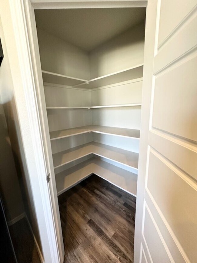 Building Photo - $500.00 MOVE IN CREDIT! Stunning Modern Home in Desirable Star, Idaho