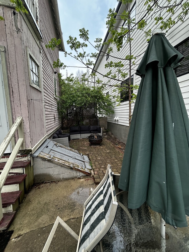 Building Photo - 1754 N Astor St