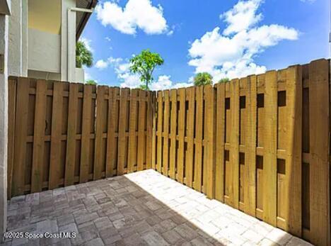 Building Photo - 2245 Golf Isle Dr