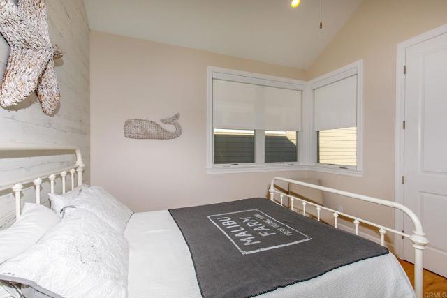 Building Photo - 365 H Ave