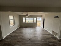 Building Photo - LIMITED TIME**1/2 OFF DEPOSIT**