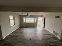 Building Photo - LIMITED TIME**NO APPLICATION FEE**1/2 OFF DEPOSIT**