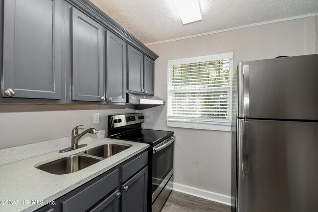 Building Photo - 4602 Roanoke Blvd