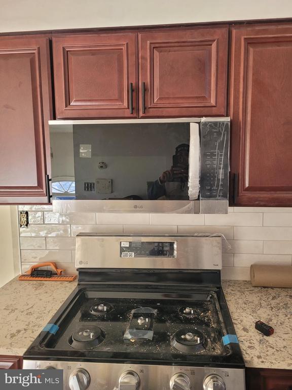 Building Photo - 100 Essenton Dr