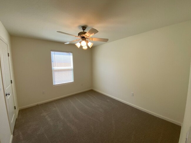 Building Photo - Tulare smart home, DR HORTON built home coming soon! Energy efficient