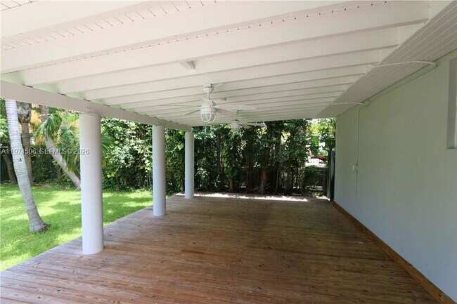 Building Photo - 2436 SW 19th Ave