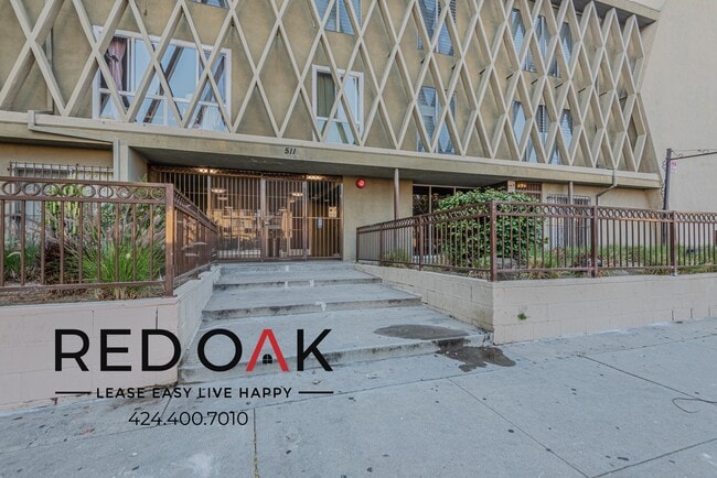 Building Photo - 511 N Kenmore Ave