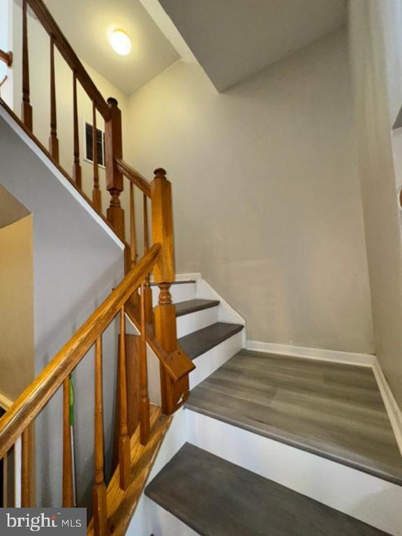 Building Photo - 202 Fox Trail