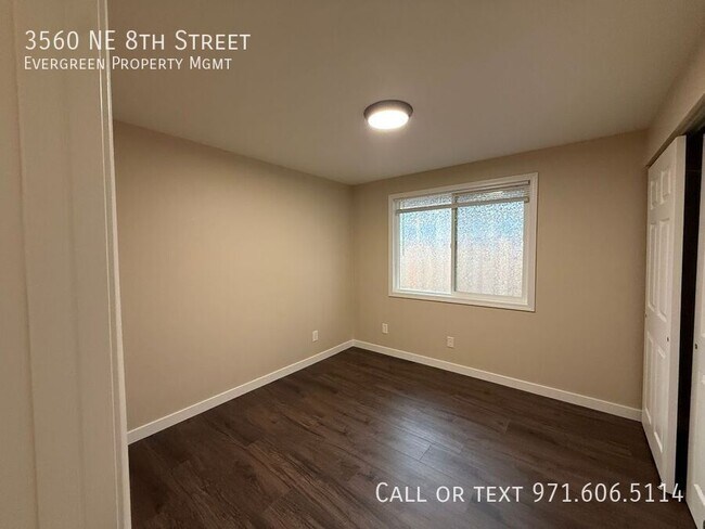 Building Photo - 3560 NE 8th St