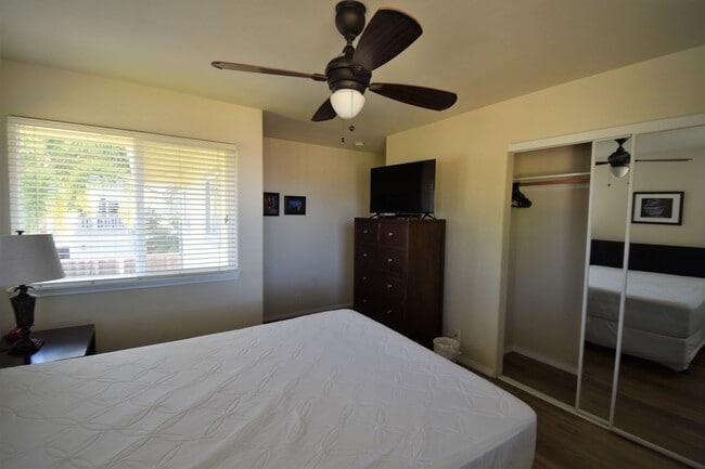 Building Photo - Palisades 4 Bedroom 3 Bath Home