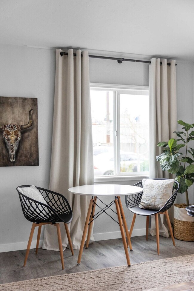 Building Photo - 120 4th Ave N