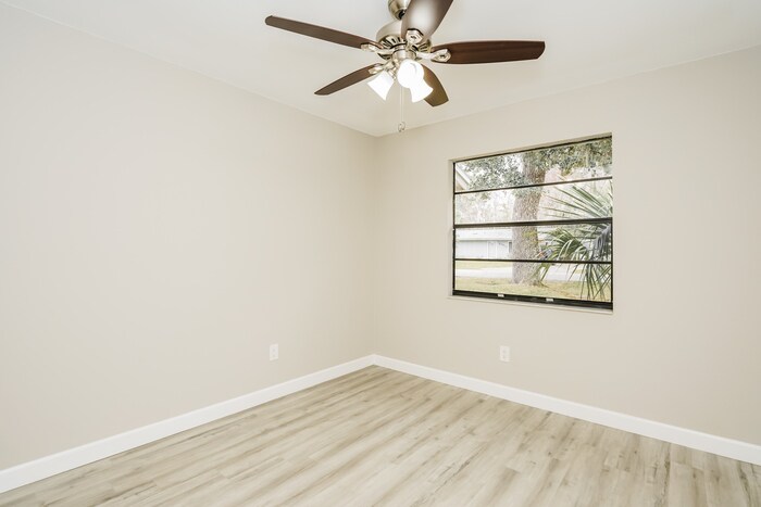 Building Photo - 3409 Silver Palm Dr