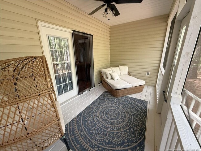 Building Photo - 1605 N Stonegate Dr